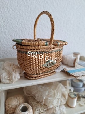 antiquedollbasket