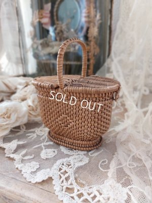 antiquedollbasket