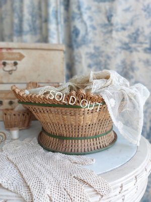 antiquebasket