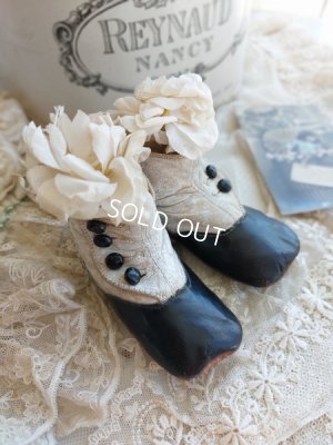 victorianbuttonupboots