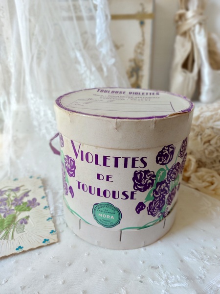 Violettes de Toulouseすみれボックス アンティークショップ